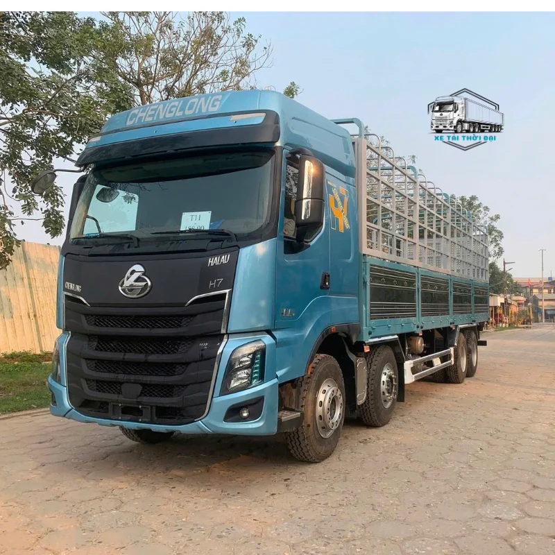 Xe tải nặng ChengLong 4 chân H7 330HP thùng 9m7